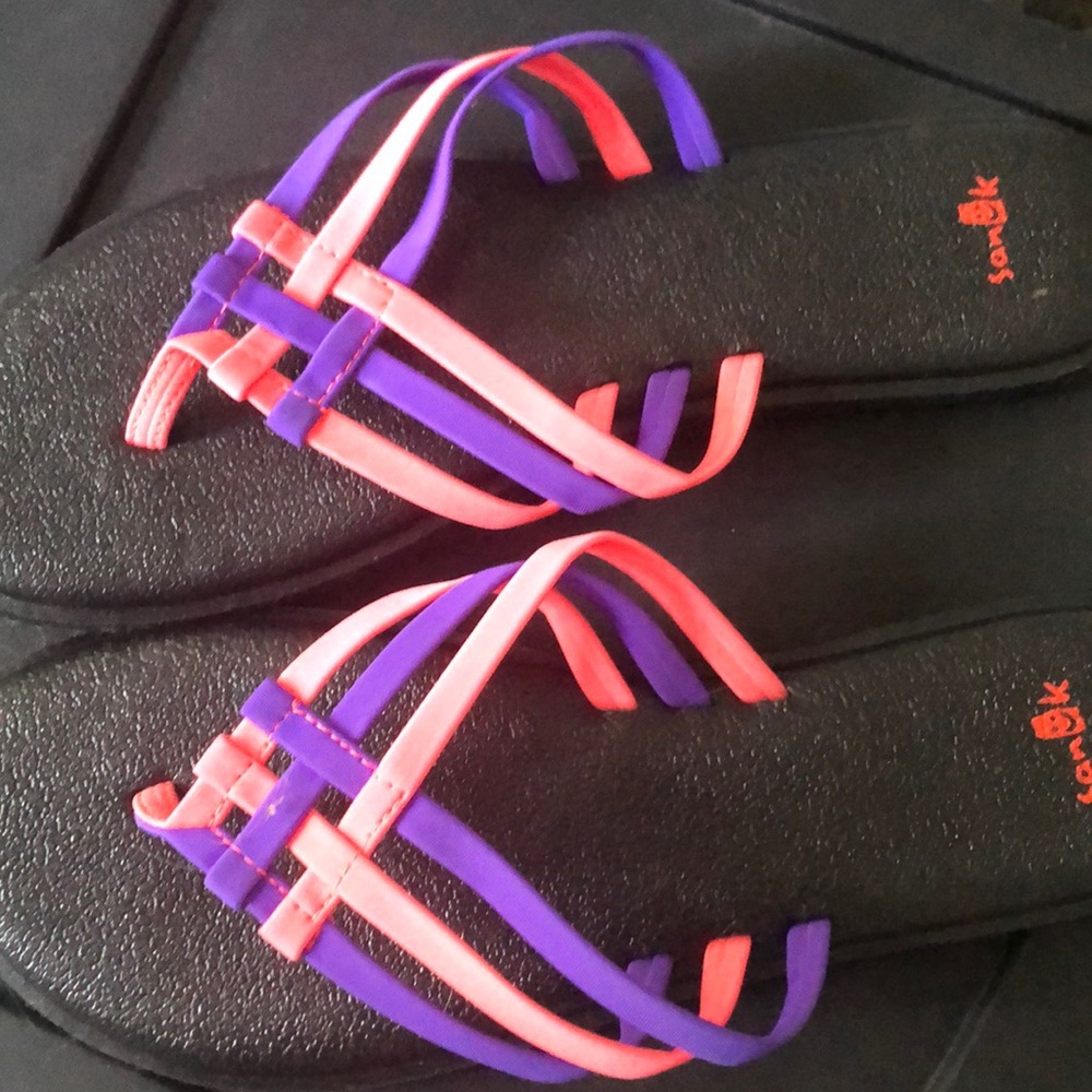Sanuk flip flops